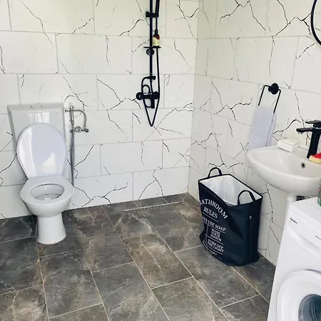 House Maya מוסטר