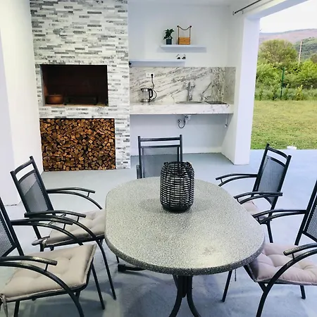 Vikendica House Maya *