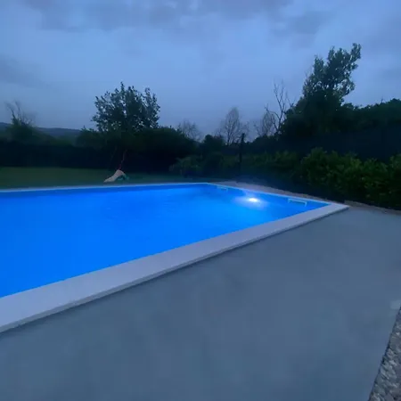 בית נופש House Maya מוסטר