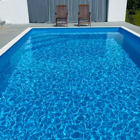 House Maya מוסטר
